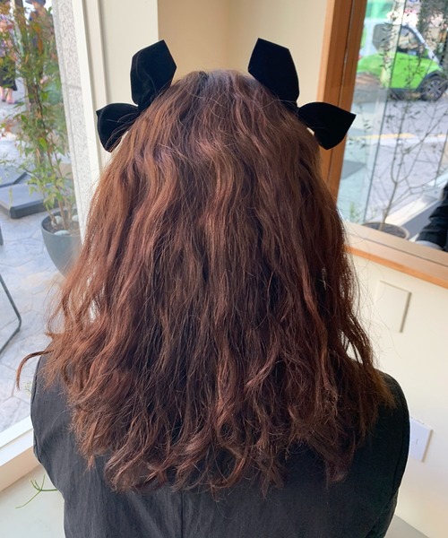 cream creme（クリームクレーム）の「ベロアリボンヘアクリップ（ヘアピン・レディース・ブラック・FREE）」の3枚目の写真