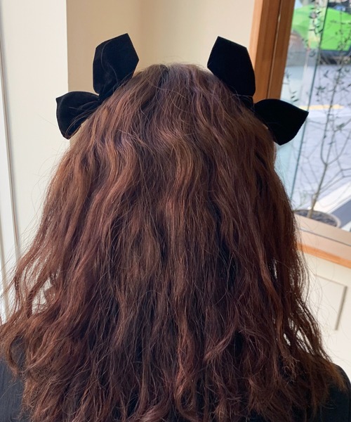 cream creme（クリームクレーム）の「ベロアリボンヘアクリップ（ヘアピン・レディース・ブラック・FREE）」の4枚目の写真