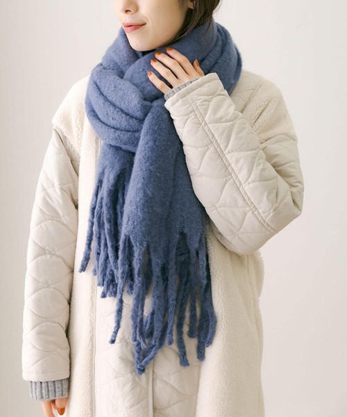 URBAN RESEARCH Sonny Label（アーバンリサーチサニーレーベル）の「フラッフィーボリュームマフラー（マフラー・レディース・ブルー/ベージュ/ブラック/カーキ・FREE）」の4枚目の写真