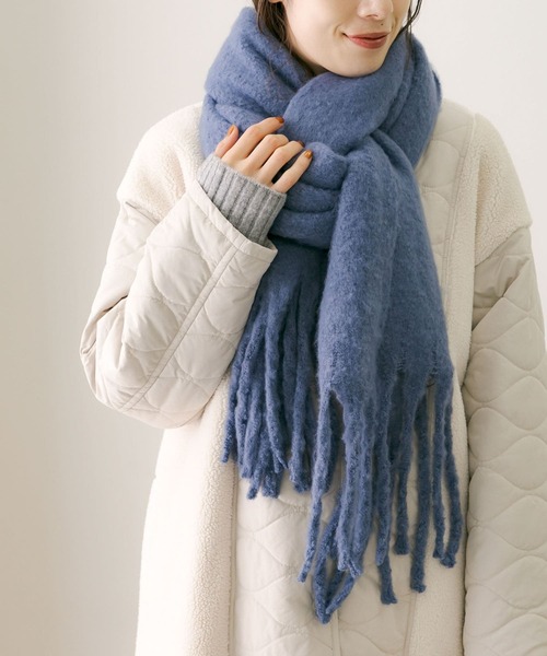 URBAN RESEARCH Sonny Label（アーバンリサーチサニーレーベル）の「フラッフィーボリュームマフラー（マフラー・レディース・ブルー/ベージュ/ブラック/カーキ・FREE）」の5枚目の写真