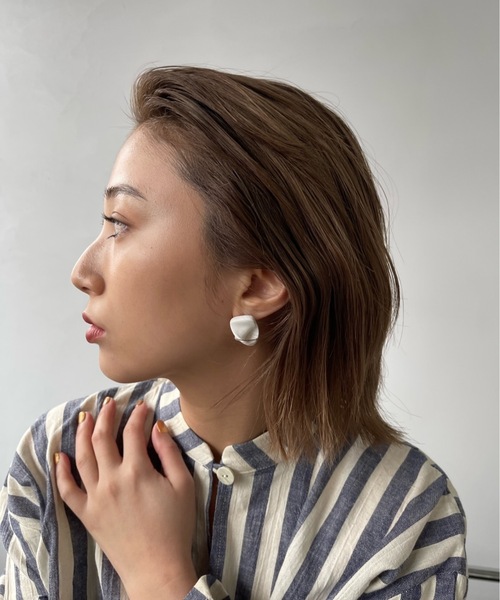SANSeLF(サンセルフ)の「white asymmetry pierce【SANSeLF】sanak23s006(ピアス(両耳用)・レディース・A/B・FREE)」の4枚目の写真