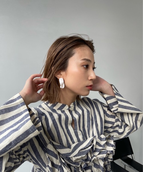 SANSeLF(サンセルフ)の「white asymmetry pierce【SANSeLF】sanak23s006(ピアス(両耳用)・レディース・A/B・FREE)」の6枚目の写真