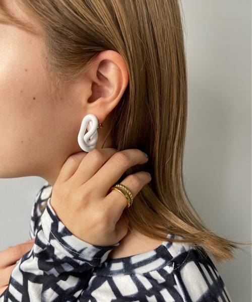 SANSeLF(サンセルフ)の「white asymmetry pierce【SANSeLF】sanak23s006(ピアス(両耳用)・レディース・A/B・FREE)」の10枚目の写真