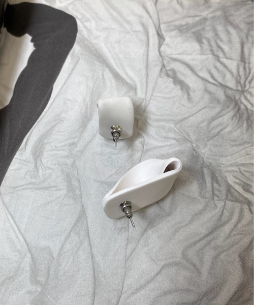 SANSeLF(サンセルフ)の「white asymmetry pierce【SANSeLF】sanak23s006(ピアス(両耳用)・レディース・A/B・FREE)」の22枚目の写真