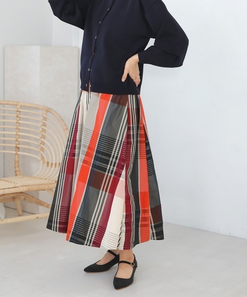 Bou Jeloud（ブージュルード）の「【選べる6色展開】カラーチェックタフタスカート（スカート・レディース・ベージュ/レッド/ブルー/ブラック/カーキ/ライトブルー/サンドベージュ/ブラウン・FREE）」の18枚目の写真