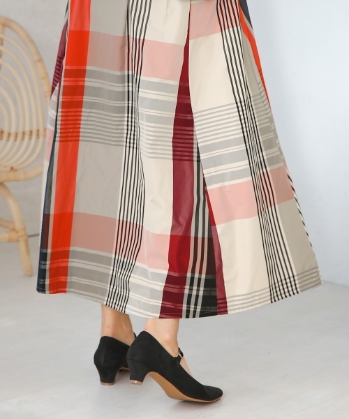 Bou Jeloud（ブージュルード）の「【選べる6色展開】カラーチェックタフタスカート（スカート・レディース・ベージュ/レッド/ブルー/ブラック/カーキ/ライトブルー/サンドベージュ/ブラウン・FREE）」の19枚目の写真