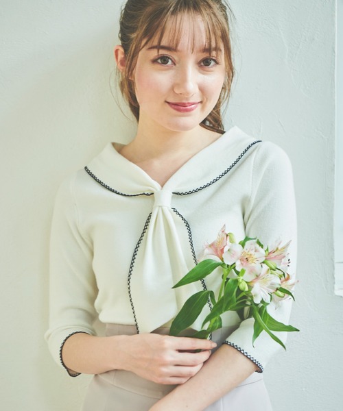 NOELA(ノエラ)の「配色ステッチニット(ニット/セーター・レディース・オフホワイト/ラベンダー/ネイビー・フリー)」の2枚目の写真