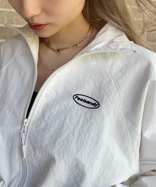 Mela(メラ)の「DRAWSTRING CROPED BZ(ナイロンジャケット・レディース・ベージュ/レッド/ホワイト/ブラック・S/M/L)」の9枚目の写真
