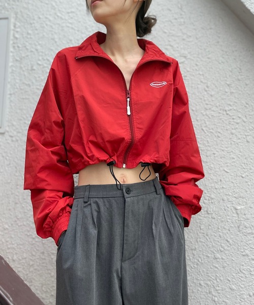 Mela(メラ)の「DRAWSTRING CROPED BZ(ナイロンジャケット・レディース・ベージュ/レッド/ホワイト/ブラック・S/M/L)」の16枚目の写真
