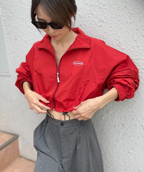 Mela(メラ)の「DRAWSTRING CROPED BZ(ナイロンジャケット・レディース・ベージュ/レッド/ホワイト/ブラック・S/M/L)」の22枚目の写真