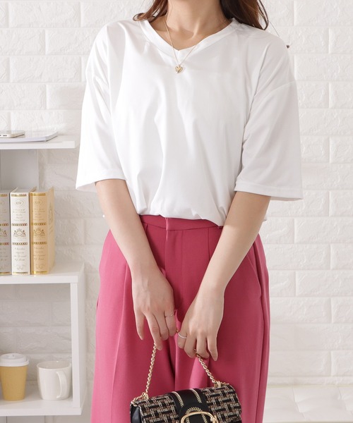 DAYRA(デイラ)の「【選べるネックライン】ゆるシルエット半袖カラーTシャツ(Tシャツ/カットソー・レディース・ベージュ系1/ブラック系1/ピンク系1/ホワイト系2/ピンク系2/オレンジ系2/オレンジ系1/ホワイト系1/ブラウン系1/ベージュ系2/ブラック系2/ブラウン系2・XL/M)」の1枚目の写真