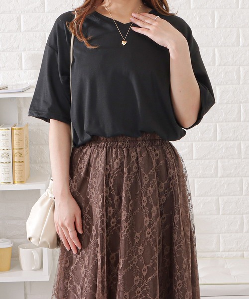 DAYRA(デイラ)の「【選べるネックライン】ゆるシルエット半袖カラーTシャツ(Tシャツ/カットソー・レディース・ベージュ系1/ブラック系1/ピンク系1/ホワイト系2/ピンク系2/オレンジ系2/オレンジ系1/ホワイト系1/ブラウン系1/ベージュ系2/ブラック系2/ブラウン系2・XL/M)」の3枚目の写真