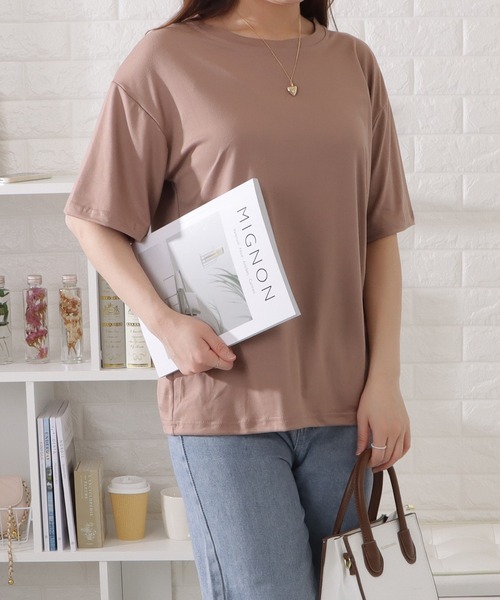 DAYRA(デイラ)の「【選べるネックライン】ゆるシルエット半袖カラーTシャツ(Tシャツ/カットソー・レディース・ベージュ系1/ブラック系1/ピンク系1/ホワイト系2/ピンク系2/オレンジ系2/オレンジ系1/ホワイト系1/ブラウン系1/ベージュ系2/ブラック系2/ブラウン系2・XL/M)」の6枚目の写真