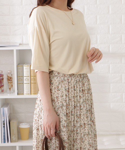DAYRA(デイラ)の「【選べるネックライン】ゆるシルエット半袖カラーTシャツ(Tシャツ/カットソー・レディース・ベージュ系1/ブラック系1/ピンク系1/ホワイト系2/ピンク系2/オレンジ系2/オレンジ系1/ホワイト系1/ブラウン系1/ベージュ系2/ブラック系2/ブラウン系2・XL/M)」の8枚目の写真