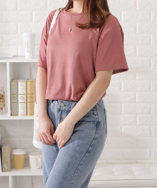 DAYRA(デイラ)の「【選べるネックライン】ゆるシルエット半袖カラーTシャツ(Tシャツ/カットソー・レディース・ベージュ系1/ブラック系1/ピンク系1/ホワイト系2/ピンク系2/オレンジ系2/オレンジ系1/ホワイト系1/ブラウン系1/ベージュ系2/ブラック系2/ブラウン系2・XL/M)」の12枚目の写真
