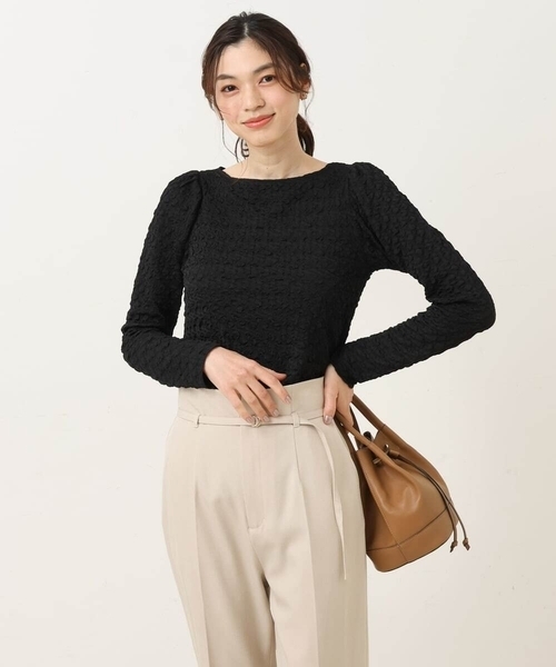 a.v.v(アーヴェヴェ)の「ギャザースリーブぽこぽこトップス(Tシャツ/カットソー・レディース・ブラック/アイボリー/ブルー・38/34/36/40/42)」の6枚目の写真