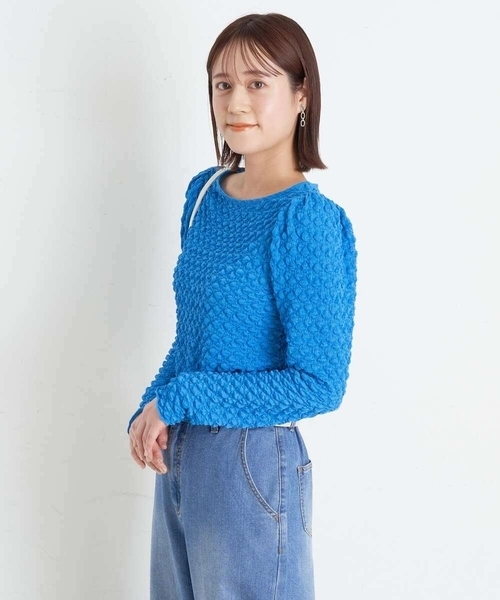a.v.v(アーヴェヴェ)の「ギャザースリーブぽこぽこトップス(Tシャツ/カットソー・レディース・ブラック/アイボリー/ブルー・38/34/36/40/42)」の7枚目の写真