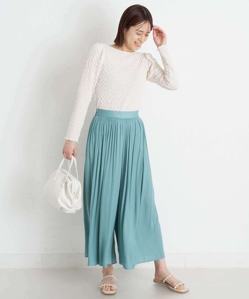 a.v.v(アーヴェヴェ)の「ギャザースリーブぽこぽこトップス(Tシャツ/カットソー・レディース・ブラック/アイボリー/ブルー・38/34/36/40/42)」の9枚目の写真