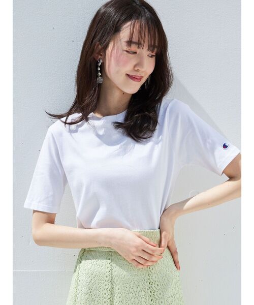 Champion（チャンピオン）の「Champion別注ロゴ入りTシャツ（Tシャツ/カットソー・レディース・ベージュ/オフホワイト/ミント・FREE）」の2枚目の写真