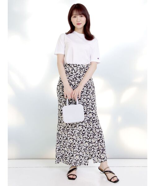 Champion（チャンピオン）の「Champion別注ロゴ入りTシャツ（Tシャツ/カットソー・レディース・ベージュ/オフホワイト/ミント・FREE）」の4枚目の写真