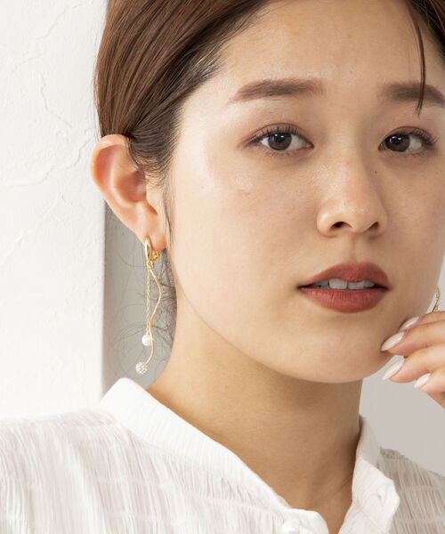 NOLLEY’S Sophi（ノーリーズソフィ）の「スクリューキラパールイヤリング（イヤリング・レディース・ゴールド/シルバー・FREE）」の7枚目の写真