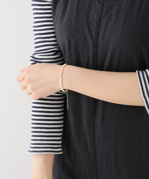 Spick & Span（スピックアンドスパン）の「【MIHOKO&SAKAI/ミホコ&サカイ】 ベビーパールブレスレット*アンクレット（ブレスレット・レディース・ゴールド・FREE）」の4枚目の写真