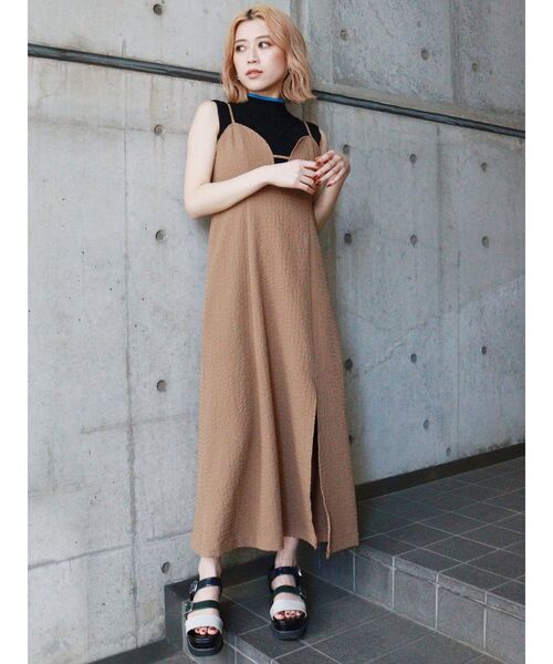 MURUA(ムルーア)の「バックレースアップキャミドレス(ワンピース・レディース・ブラック/ブラウン・FREE)」の1枚目の写真