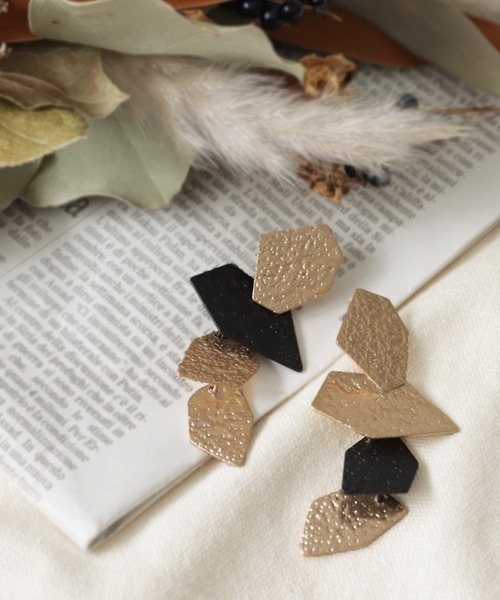 antiqua（アンティカ）の「4連マットプレートピアス（ピアス（両耳用）・レディース・ゴールド・FREE）」の12枚目の写真