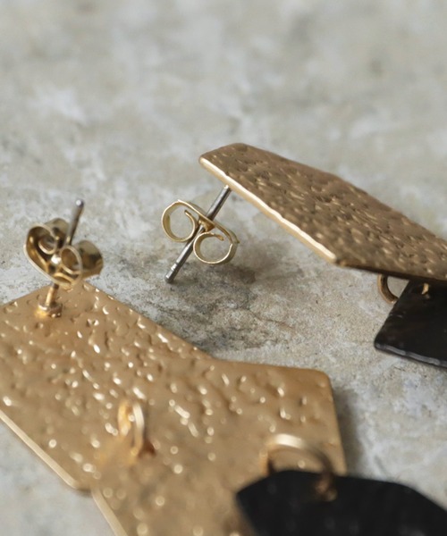 antiqua（アンティカ）の「4連マットプレートピアス（ピアス（両耳用）・レディース・ゴールド・FREE）」の5枚目の写真