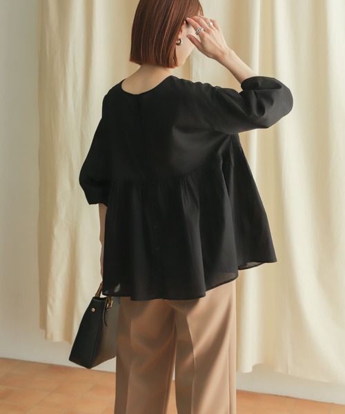 URBAN RESEARCH DOORS（アーバンリサーチドアーズ）の「コットンツイル2WAYギャザーブラウス（シャツ/ブラウス・レディース・ブラック/ブラウン/ブルー・MEDIUM）」の13枚目の写真