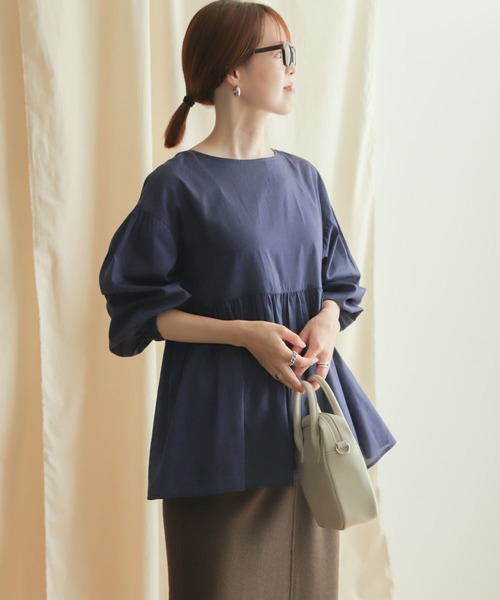 URBAN RESEARCH DOORS（アーバンリサーチドアーズ）の「コットンツイル2WAYギャザーブラウス（シャツ/ブラウス・レディース・ブラック/ブラウン/ブルー・MEDIUM）」の21枚目の写真