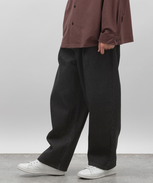 LAKOLE(ラコレ)の「デニムタックワイドパンツ / 970382(デニムパンツ・メンズ・ブラック/ネイビー・SMALL/MEDIUM/LARGE)」の2枚目の写真