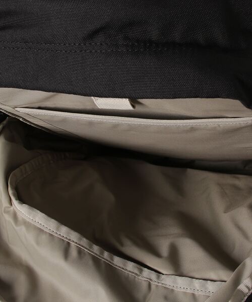 THE NORTH FACE(ザノースフェイス)の「ザ・ノースフェイス / ボルダ―デイパック(ユニセックス)NM72356(バックパック/リュック・メンズ・ブラック/ホワイト系その他/ブラウン系その他・ONE SIZE)」の6枚目の写真