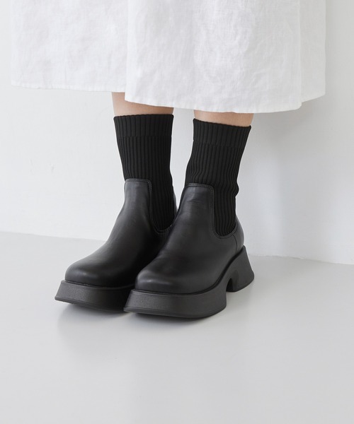 menue（メヌエ）の「厚底 ショートソックスブーツ（ブーツ・レディース・アイボリー/ブラック・LL/M/L/S）」の20枚目の写真