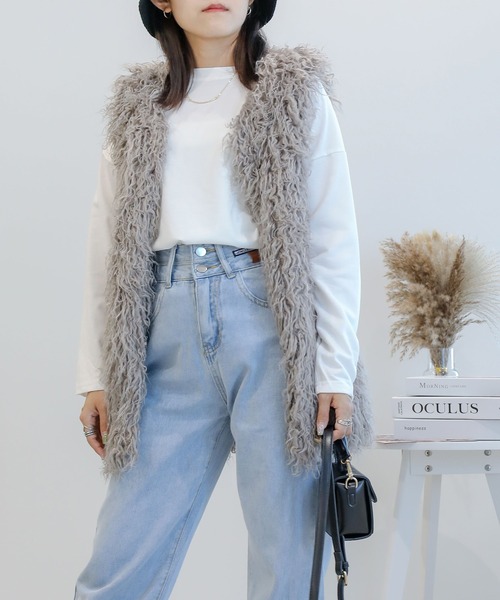 aimoha(アイモハ)の「ゆったりシルエット シンプルロングTシャツ(Tシャツ/カットソー・レディース・ホワイト/ブラック/ベージュ・MEDIUM/X-LARGE/LARGE)」の2枚目の写真