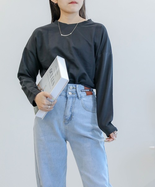 aimoha(アイモハ)の「ゆったりシルエット シンプルロングTシャツ(Tシャツ/カットソー・レディース・ホワイト/ブラック/ベージュ・MEDIUM/X-LARGE/LARGE)」の3枚目の写真