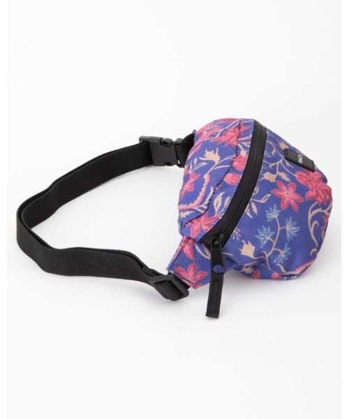 RVCA（ルーカ）の「RVCA メンズ  RVCA WAIST PACK II バッグ【2023年秋冬モデル】/ルーカワンポイントブランドロゴウエストポーチ（ボディバッグ/ウエストポーチ・メンズ・ブラック/ブルー・FREE）」の19枚目の写真