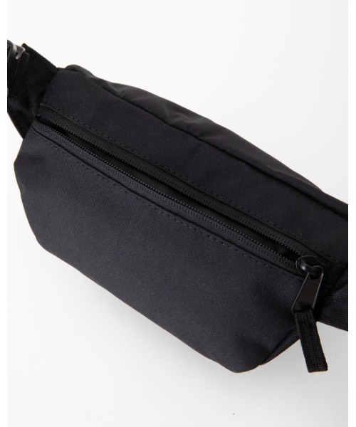 RVCA（ルーカ）の「RVCA メンズ  RVCA WAIST PACK II バッグ【2023年秋冬モデル】/ルーカワンポイントブランドロゴウエストポーチ（ボディバッグ/ウエストポーチ・メンズ・ブラック/ブルー・FREE）」の13枚目の写真