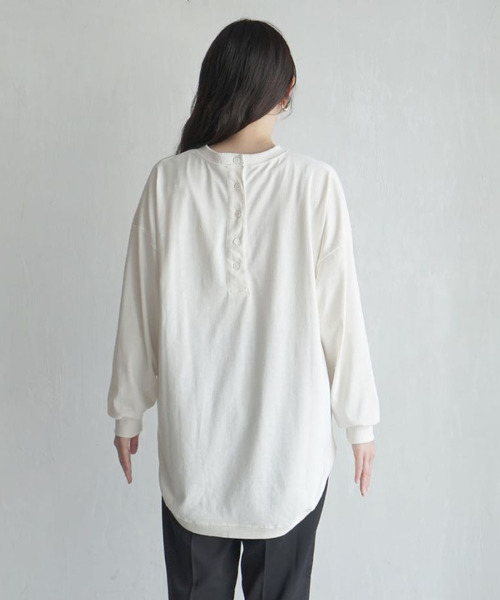 e-zakkamania stores（イーザッカマニアストアーズ）の「天笠カットソー バックヘンリープルオーバー（Tシャツ/カットソー・レディース・グレイッシュブルー/アイボリー/ブラック×ホワイト/ブラック/ホワイト×ネイビー/ライトグリーン/チャコール/ネイビー×ホワイト/オフホワイト/ホワイト×ブラック/カーキ/ホワイト系その他/イエロー/アッシュグレー・M）」の18枚目の写真