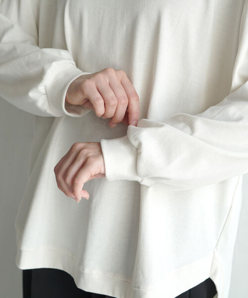 e-zakkamania stores（イーザッカマニアストアーズ）の「天笠カットソー バックヘンリープルオーバー（Tシャツ/カットソー・レディース・グレイッシュブルー/アイボリー/ブラック×ホワイト/ブラック/ホワイト×ネイビー/ライトグリーン/チャコール/ネイビー×ホワイト/オフホワイト/ホワイト×ブラック/カーキ/ホワイト系その他/イエロー/アッシュグレー・M）」の17枚目の写真