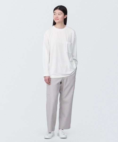 無印良品(ムジルシリョウヒン)の「汚れが落ちやすい吸汗速乾クルーネック長袖Tシャツ(Tシャツ/カットソー・メンズ・ネイビー/ブラック/グレー/オフホワイト・M/S/XS/XL/L)」の5枚目の写真