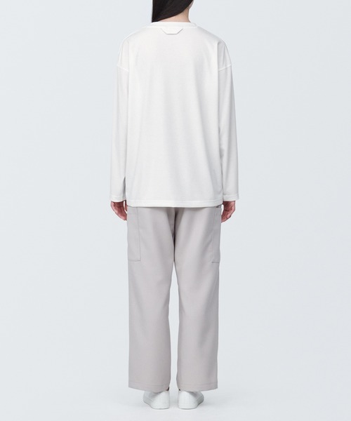 無印良品(ムジルシリョウヒン)の「汚れが落ちやすい吸汗速乾クルーネック長袖Tシャツ(Tシャツ/カットソー・メンズ・ネイビー/ブラック/グレー/オフホワイト・M/S/XS/XL/L)」の7枚目の写真