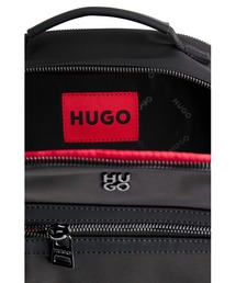 HUGO（ヒューゴ）の「HUGOスタックロゴ＆マルチポケット バック