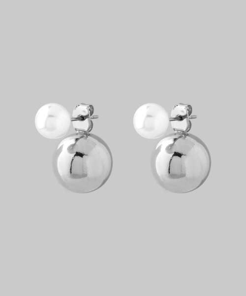 ANEMONE(アネモネ)の「パール×メタルスフィアバックキャッチピアス(ピアス(両耳用)・レディース・シルバー/ゴールド・FREE)」の2枚目の写真