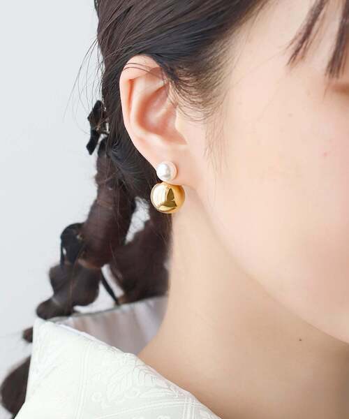 ANEMONE(アネモネ)の「パール×メタルスフィアバックキャッチピアス(ピアス(両耳用)・レディース・シルバー/ゴールド・FREE)」の6枚目の写真