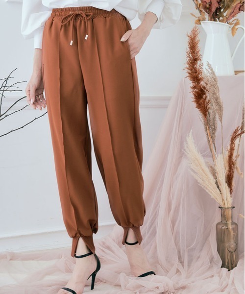 kirakiraShop(キラキラショップ)の「ピンタック ジョガー パンツ(その他パンツ・レディース・ベージュ/ダークグリーン/ブラウン系その他/グリーン/ネイビー・M/S)」の2枚目の写真