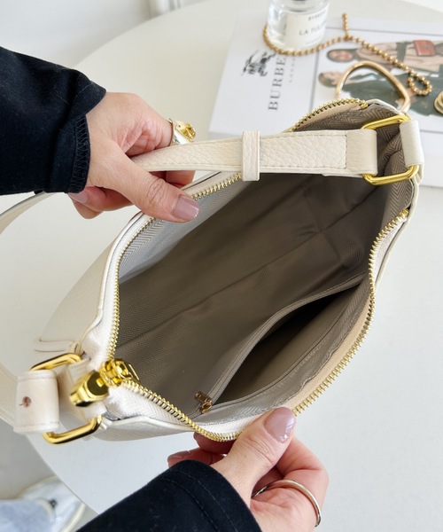 MYMOOD.（マイムード）の「2WAY PUハーフムーンバッグ（ハンドバッグ・レディース・ブラック/アイボリー・FREE）」の16枚目の写真