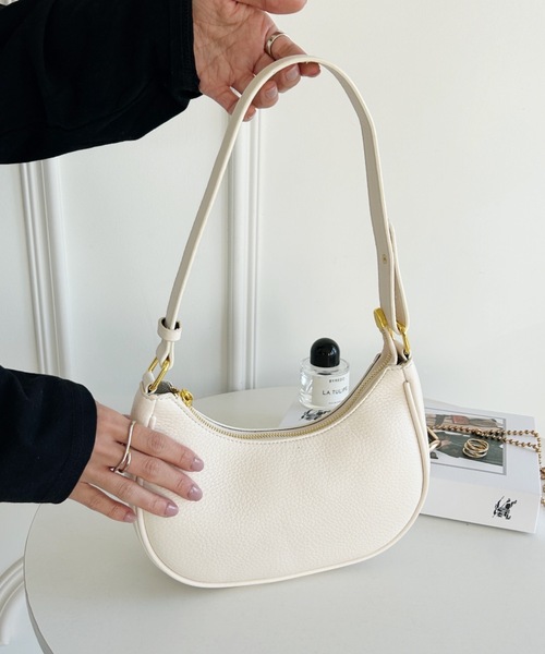 MYMOOD.（マイムード）の「2WAY PUハーフムーンバッグ（ハンドバッグ・レディース・ブラック/アイボリー・FREE）」の13枚目の写真