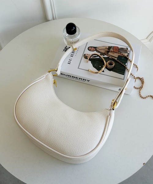 MYMOOD.（マイムード）の「2WAY PUハーフムーンバッグ（ハンドバッグ・レディース・ブラック/アイボリー・FREE）」の11枚目の写真