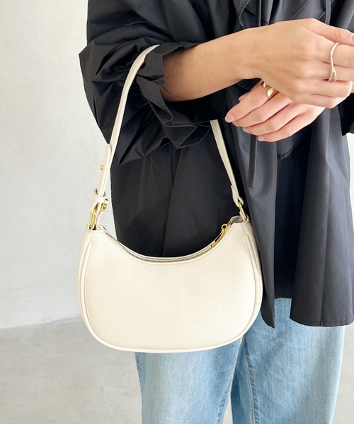 MYMOOD.（マイムード）の「2WAY PUハーフムーンバッグ（ハンドバッグ・レディース・ブラック/アイボリー・FREE）」の7枚目の写真